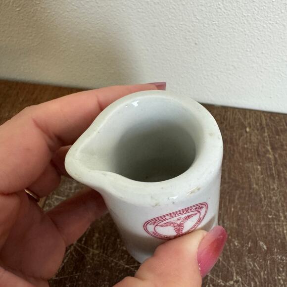 1940's Buffalo China C-12 US Army Medical Department Individual Creamer - Picture 4 of 9